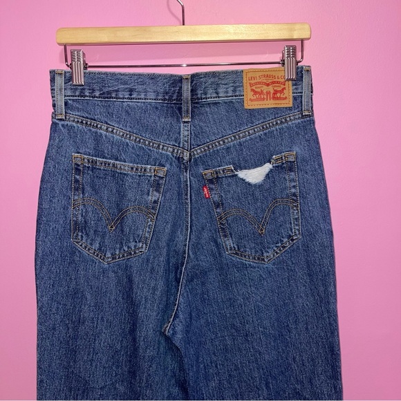 Levi's Jeans Women's Size 28‎ Blue Wash Denim High Waisted Mom Jeans Distressed - Picture 12 of 15